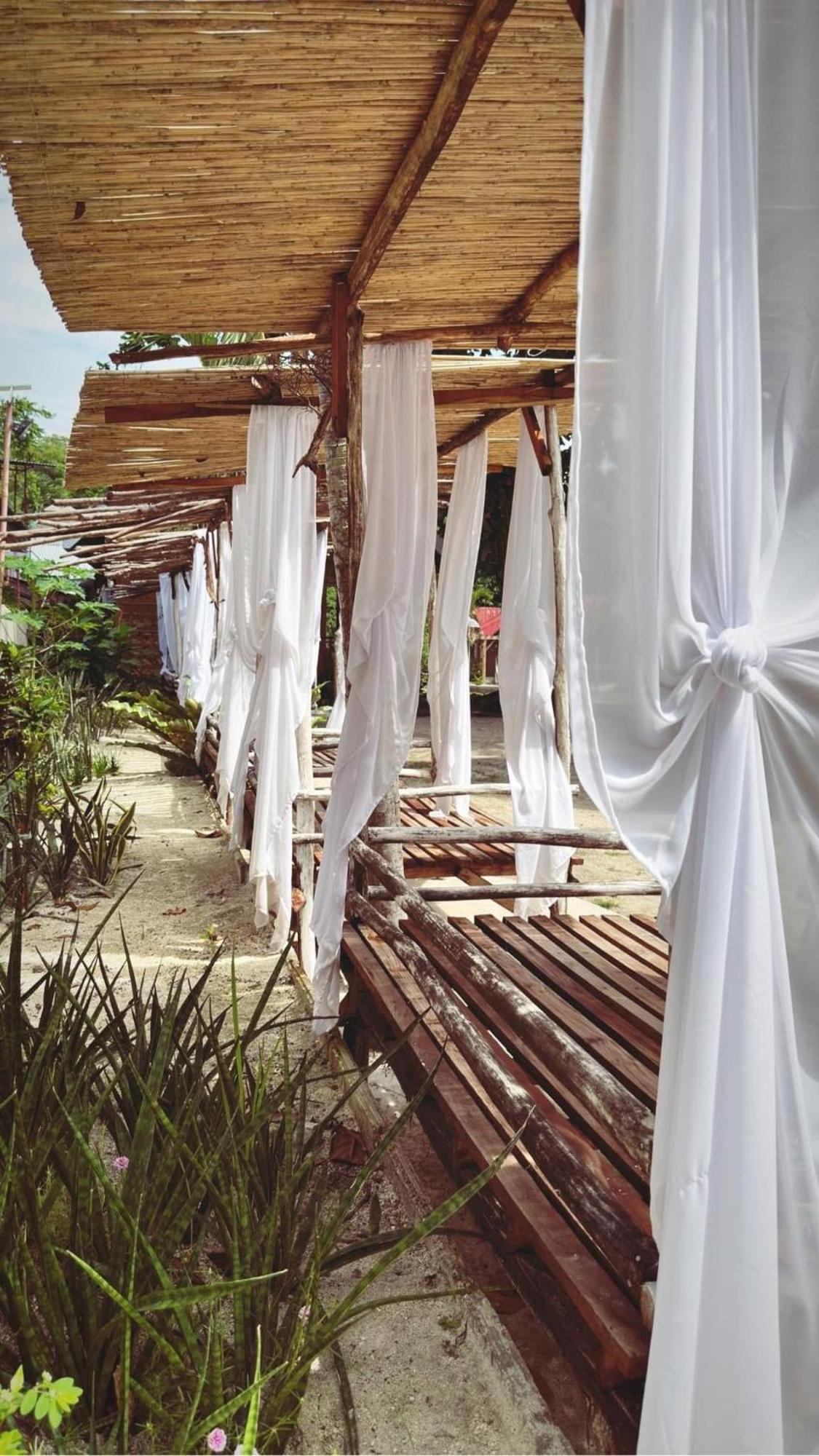 On Board Panglao Beach Hostel & Resort Dao  Zewnętrze zdjęcie
