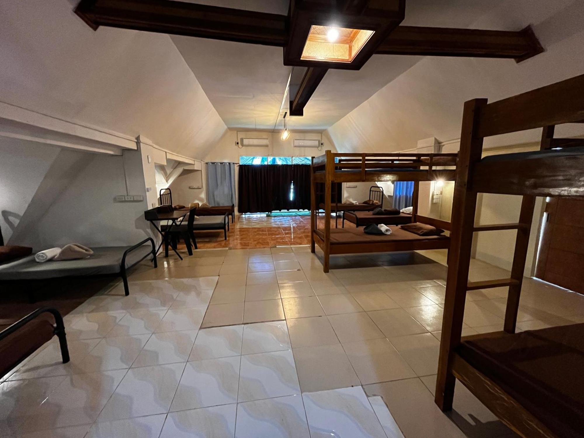 On Board Panglao Beach Hostel & Resort Dao  Zewnętrze zdjęcie